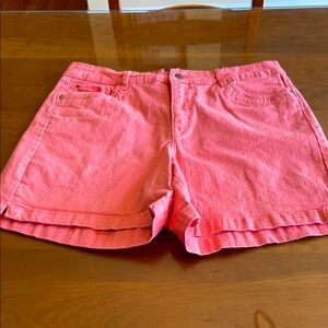 Vintage Gloria Vanderbilt Shorts. Coral Color. Very Easy Care. They are NOT Pink